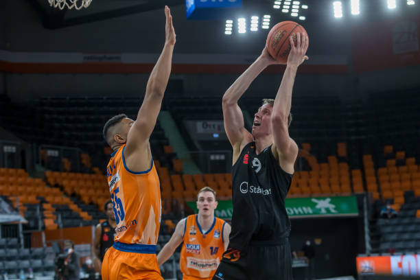 队在进攻端 队在进攻端